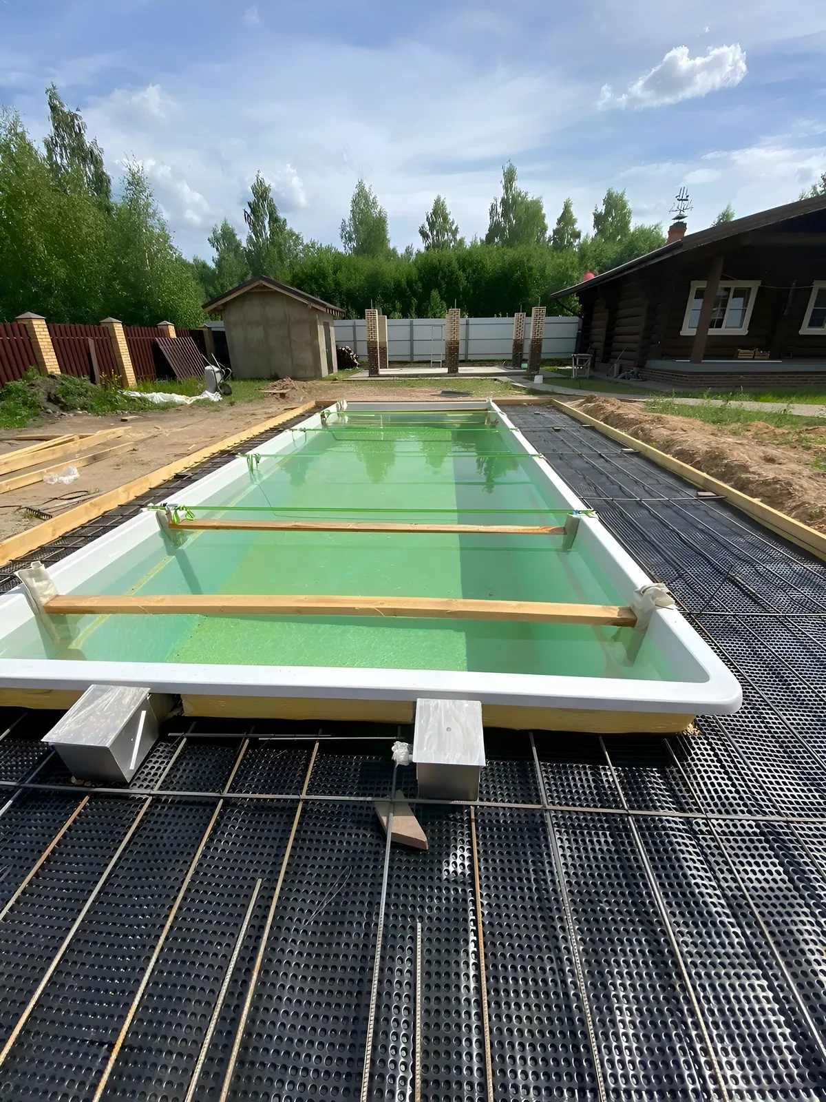 Laguna 9 — вечернее освещение в Уфе